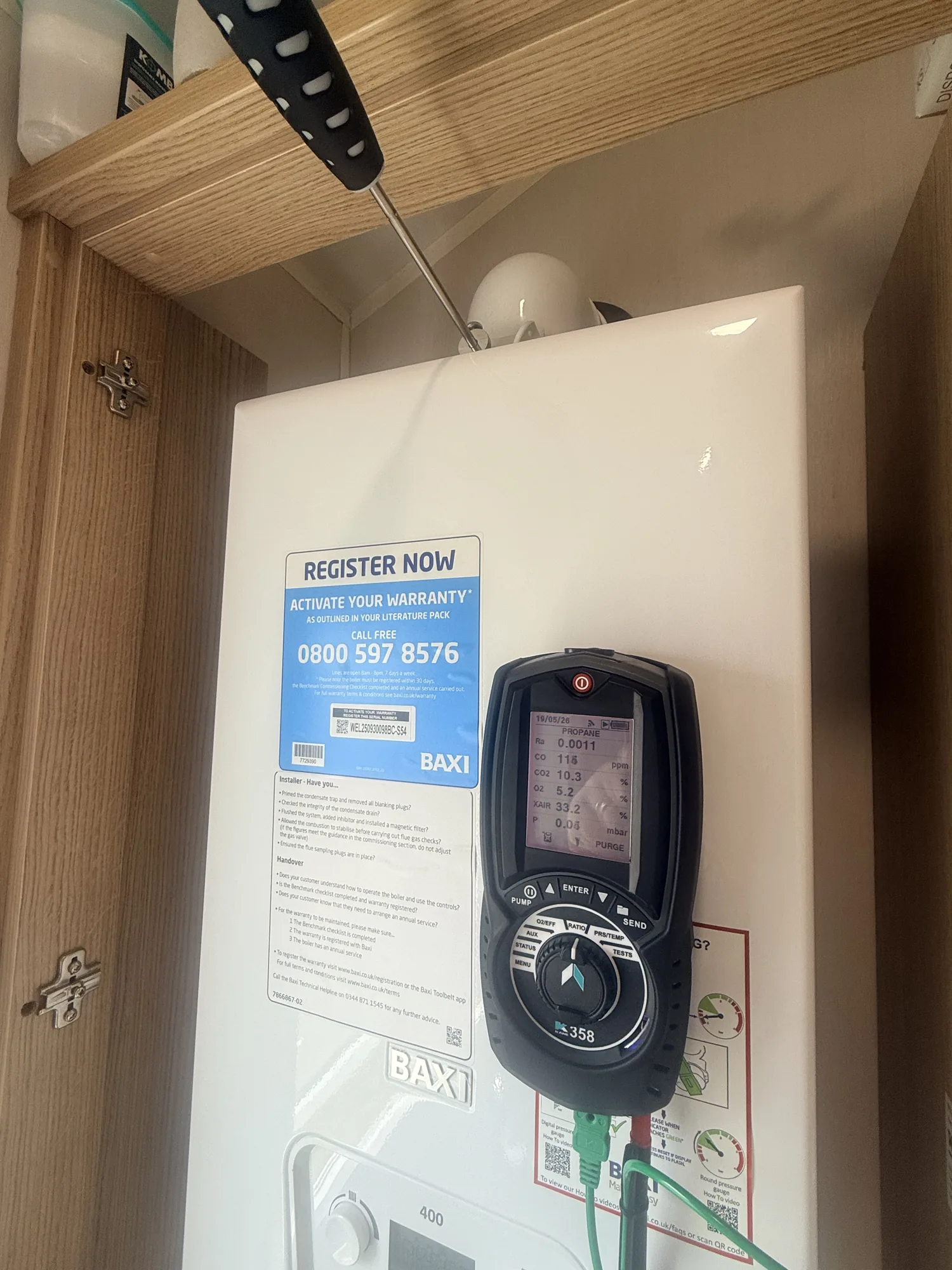 LPG gas tightness test with a manometer gauge